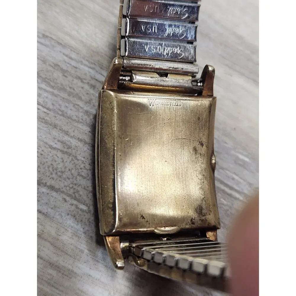 1940's GRUEN CURVEX Mens 10k Gold Filled Watch. Balance Free, No Crown